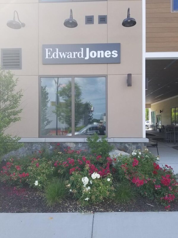 Business sign of Edword Jones installed in Connecticut