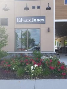 Outdoor business sign of Edword Jones installed in Connecticut