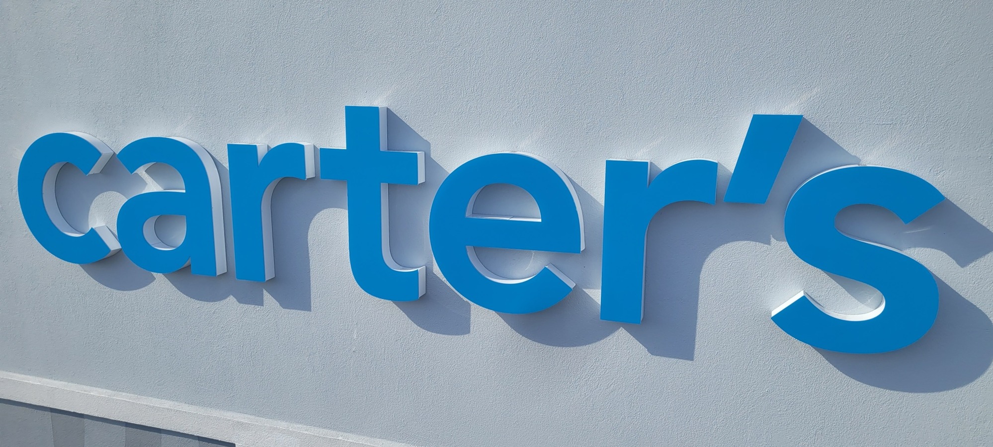 Dimensional letter sign of Carter's